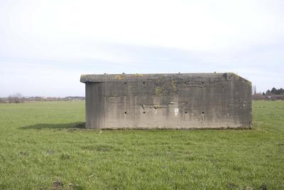 Zijkant links bunker B9 - oswald Pauwels
